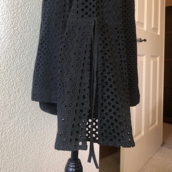 NWT XS Likely off the shoulder top - Picture 3 of 4